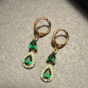 Elegant Gold and Green Teardrop Earrings